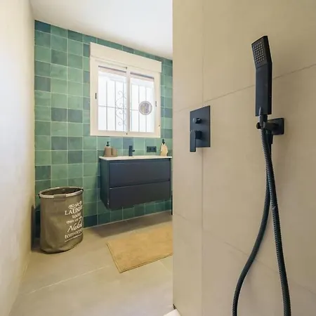Tatil Evi Casa Felic 12 Personen, Familiehuis Met Hottub Lloret de Mar